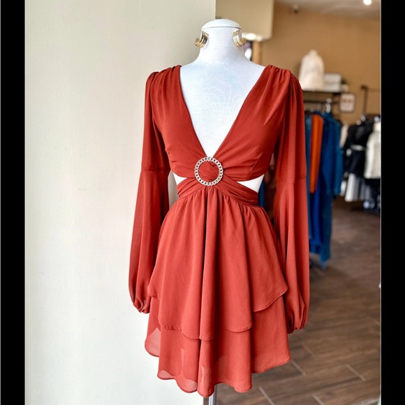 Luxxel Dresses & Skirts - Beautiful flowy open dress